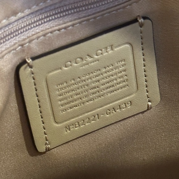 Authentic Coach Court Backpack In Signature Canvas - Picture 9 of 15